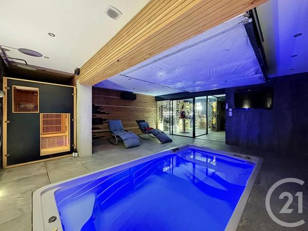Maison à vendre  4 pièces - 251,75 m 2   CHATEAUGAY  - 63