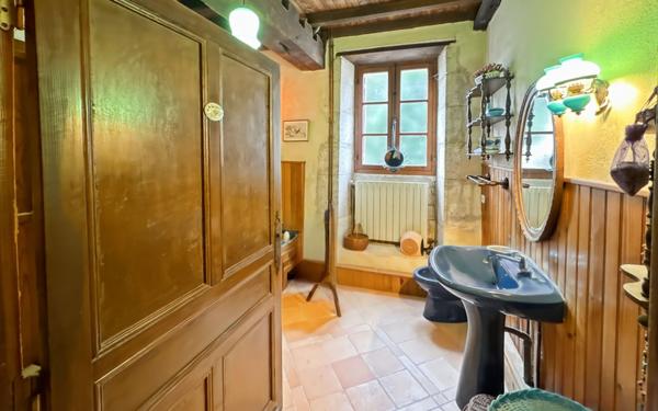 Maison à vendre    6 pièces •  Saint-Jean-d'Ataux