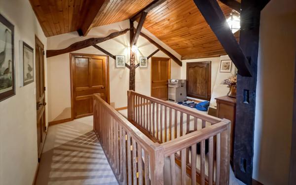 Maison à vendre    6 pièces •  Saint-Jean-d'Ataux