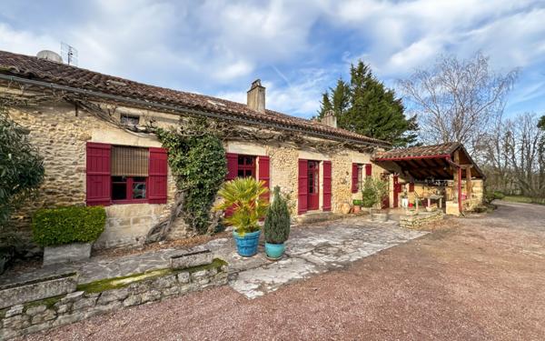 Maison à vendre    6 pièces •  Saint-Jean-d'Ataux