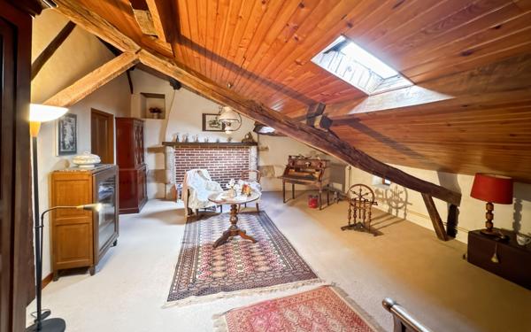 Maison à vendre    6 pièces •  Saint-Jean-d'Ataux