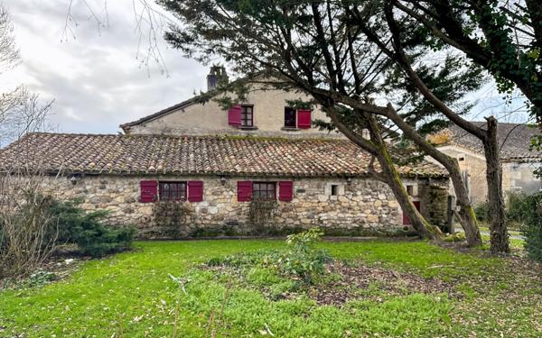 Maison à vendre    6 pièces •  Saint-Jean-d'Ataux