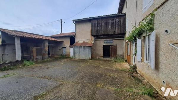 ANCIEN CORP DE FERME AVEC DEPENDANCES ET TERRAIN