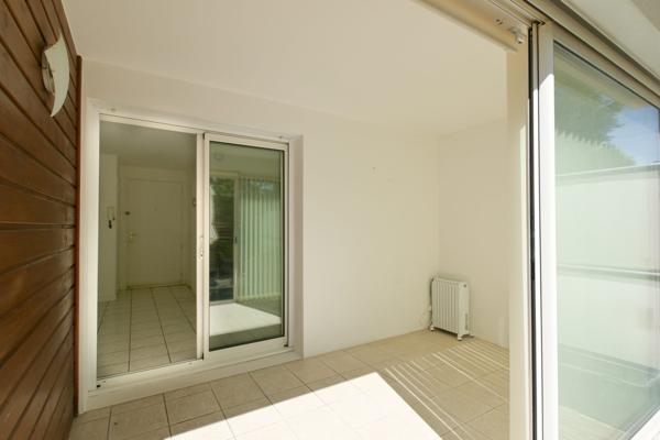 Appartement T2 en rez-de-chaussée avec extérieur, cave et stationnement – Royan