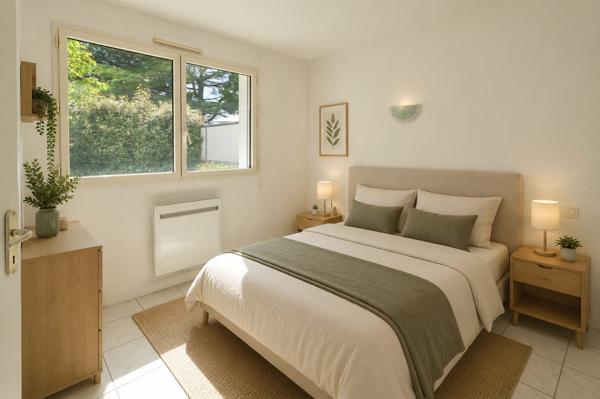 Appartement T2 en rez-de-chaussée avec extérieur, cave et stationnement – Royan