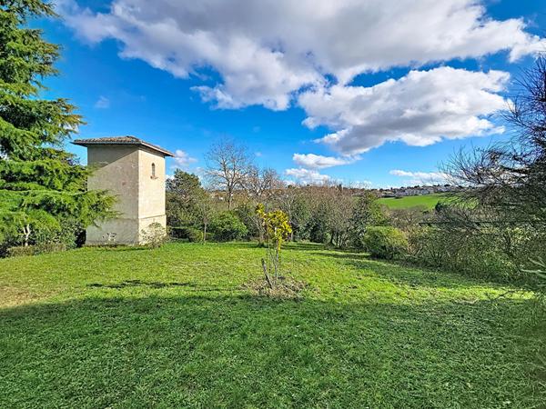 Maison d'architecte 163 m² - studio indépendant - Parc arboré 5 000 m² - Pigeonnier XIXe - Vue panoramique - Pompertuzat