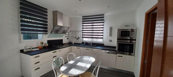 Maison au coeur du Brusc (9 pièces - 220 m2)