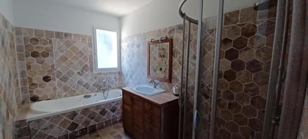 Maison au coeur du Brusc (9 pièces - 220 m2)