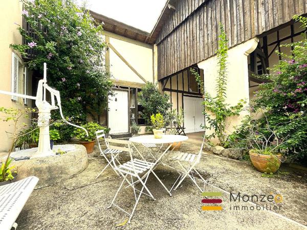 Ensemble de 2 Maisons, jardin et piscine intérieure