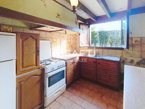 Environnement calme, à proximité des écoles, commerces et commodités