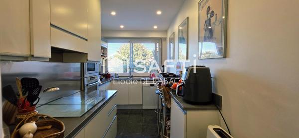 SUPERBE 5 PIECES 127 M2 CROIX DES GARDES VUE MER