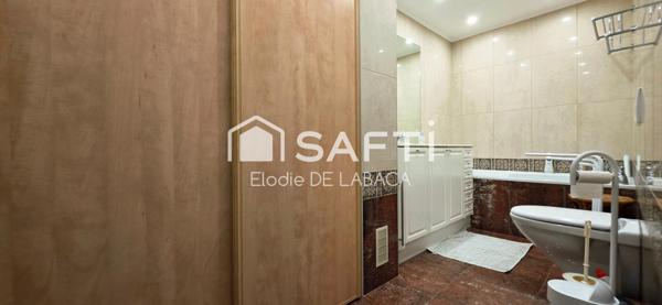 SUPERBE 5 PIECES 127 M2 CROIX DES GARDES VUE MER