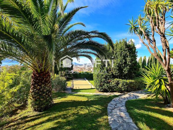 SUPERBE 5 PIECES 127 M2 CROIX DES GARDES VUE MER