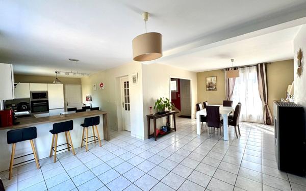 Maison à vendre    8 pièces •  Le Plessis-Pâté