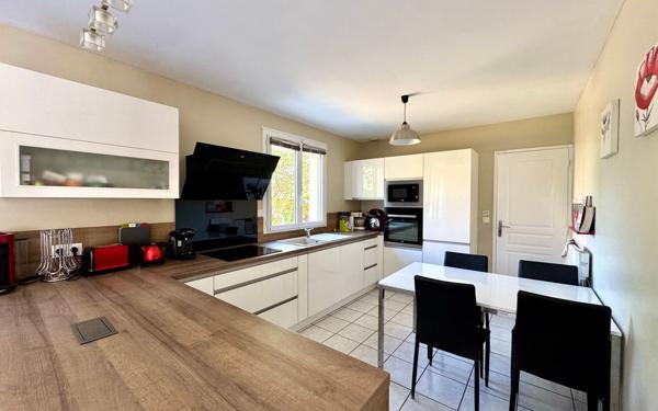 Maison à vendre    8 pièces •  Le Plessis-Pâté