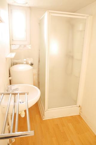 GRANDE MAISON INDIVIDUELLE AVEC DEPENDANCE ET JARDIN