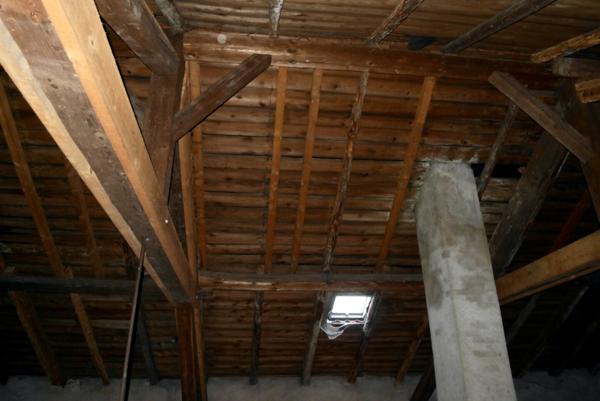 GRANDE MAISON INDIVIDUELLE AVEC DEPENDANCE ET JARDIN