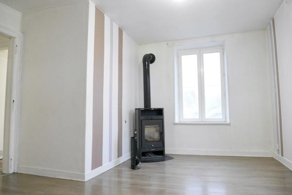 GRANDE MAISON INDIVIDUELLE AVEC DEPENDANCE ET JARDIN