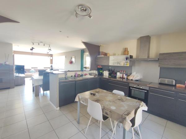 A SAISIR maison d'architecte située sur les hauteurs du Teil