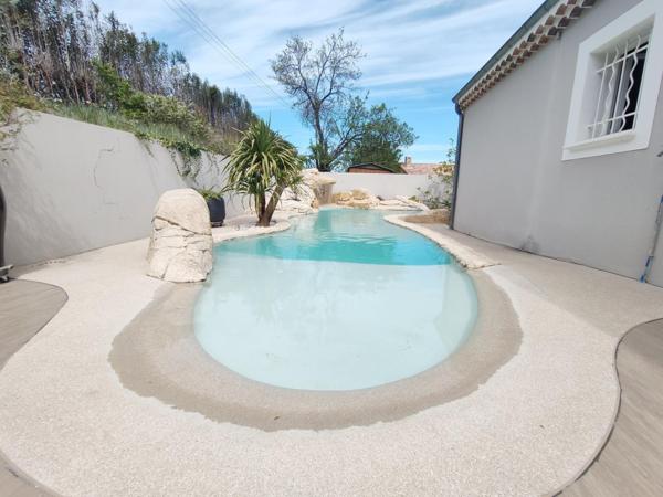 A SAISIR maison d'architecte située sur les hauteurs du Teil