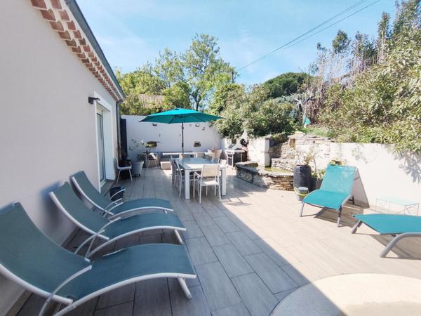 A SAISIR maison d'architecte située sur les hauteurs du Teil