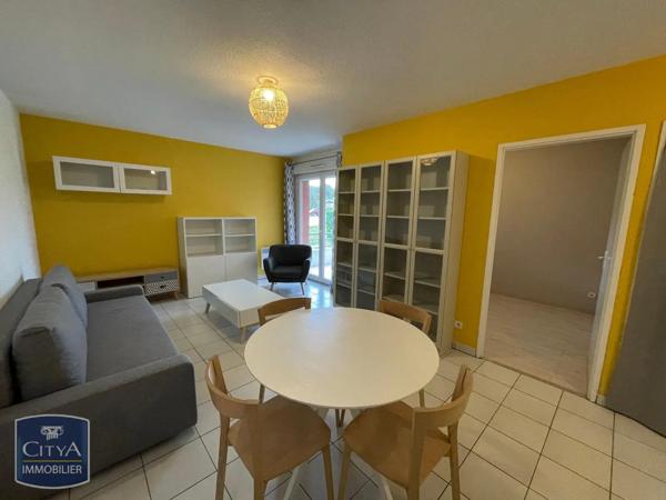 Appartement à louer 2 pièces 53.77m² Gond-Pontouvre (16160)