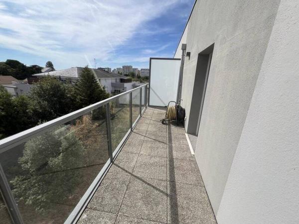 Appartement 4 pièces                                        - 44200 Nantes Réf : 12388