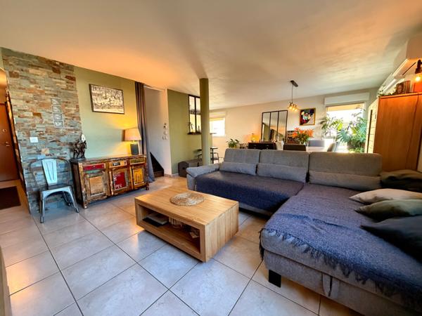 Mixte parfait entre appartement et maison pour ce duplex de 82 m2 avec terrasse et garage