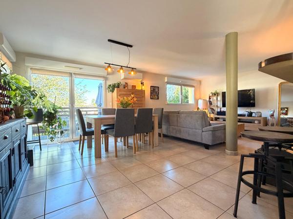 Mixte parfait entre appartement et maison pour ce duplex de 82 m2 avec terrasse et garage