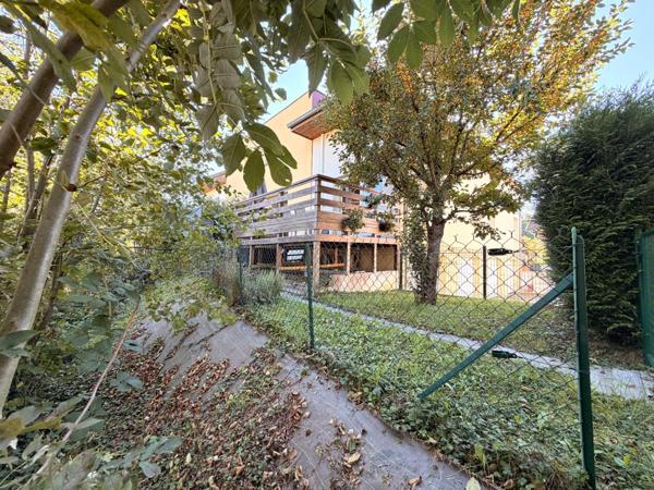 Mixte parfait entre appartement et maison pour ce duplex de 82 m2 avec terrasse et garage