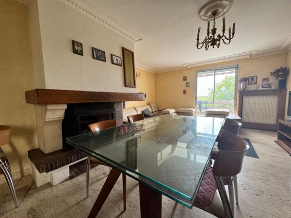 Maison - 10 pièces - 218 m²