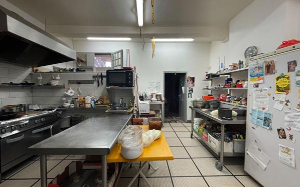 Immeuble à vendre    3 pièces •  Aire-sur-l'Adour