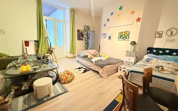 Immeuble à vendre    3 pièces •  Aire-sur-l'Adour