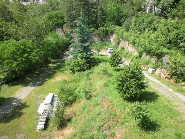 La Grand-Combe (30110) Incroyable demeure en pierre du 19eme de 700 m² habitables en partie rénové sur 1,5 hectares constructibles.