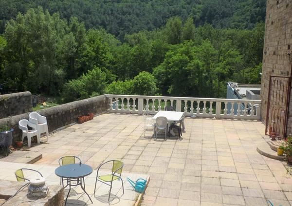 La Grand-Combe (30110) Incroyable demeure en pierre du 19eme de 700 m² habitables en partie rénové sur 1,5 hectares constructibles.