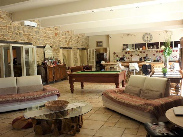 La Grand-Combe (30110) Incroyable demeure en pierre du 19eme de 700 m² habitables en partie rénové sur 1,5 hectares constructibles.