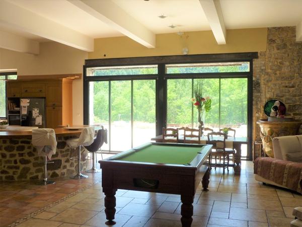 La Grand-Combe (30110) Incroyable demeure en pierre du 19eme de 700 m² habitables en partie rénové sur 1,5 hectares constructibles.