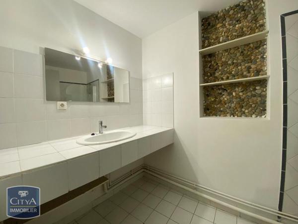 Appartement à louer 2 pièces 66.23m² Avignon (84000)
