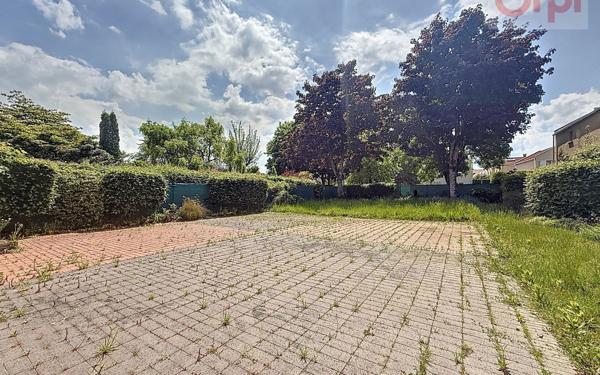 Maison à vendre    5 pièces • 130,07 m2 Voisins-le-Bretonneux