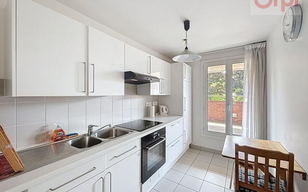 Maison à vendre    5 pièces • 130,07 m2 Voisins-le-Bretonneux