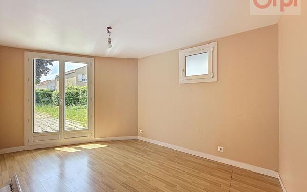 Maison à vendre    5 pièces • 130,07 m2 Voisins-le-Bretonneux