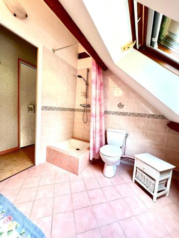 Pavillon sans travaux, fabrication artisanale dans un écrin de verdure.