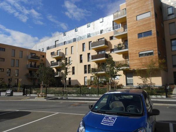Appartement à louer 2 pièces 63.96m² Angers (49000)