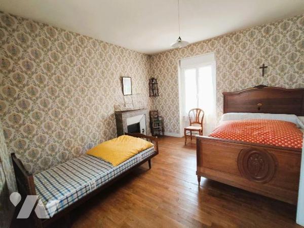 Au coeur du centre ville, Belle maison de ville offrant: Au rez de chaussée: une entrée, un sal...