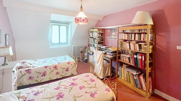 Secteur Bannier Nord : Caractère et volume pour cette maison bourgeoise 1900 avec jardin et bon DPE