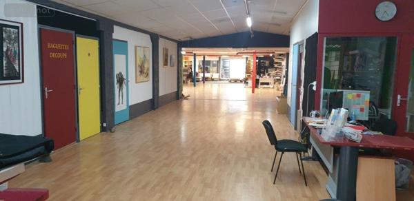 Fonds et/ou murs commerciaux à louer à Loudéac dans les Côtes-d&#39;Armor (22600), ref : 22110-L376