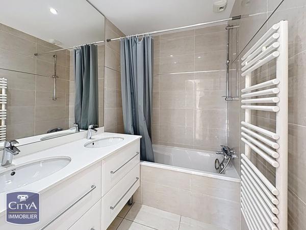 Appartement à vendre 4 pièces 95m² Saint-Didier-au-Mont-d'Or (69370)