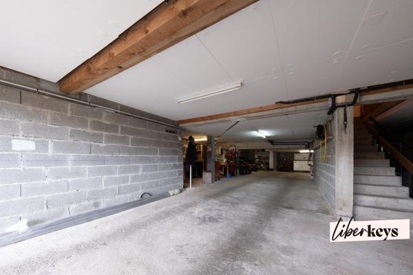 villa traditionnelle  avec Piscine