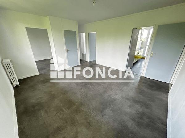 Location Appartement 5 pièces 77.95 m² - 24 RUE CAPITAINE CORVETTE ROBERT GIRAUD Rochefort Sur Mer 17300