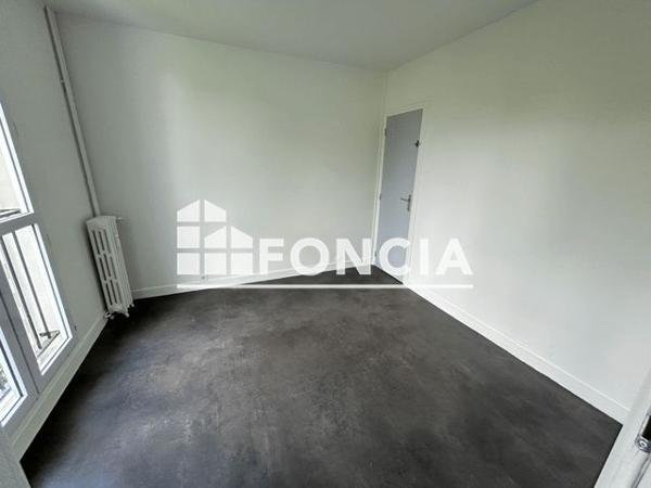 Location Appartement 5 pièces 77.95 m² - 24 RUE CAPITAINE CORVETTE ROBERT GIRAUD Rochefort Sur Mer 17300